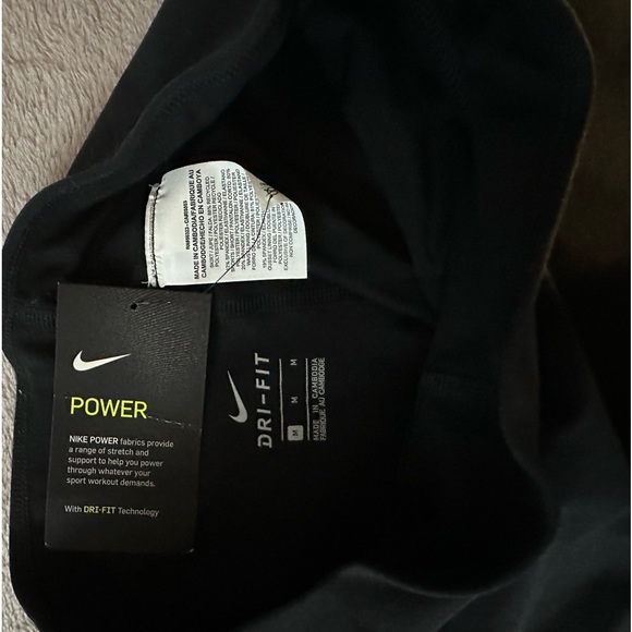 Girls NWT tennis skirt with built in shorts. Could be worn as a women’s Small. - Picture 3 of 10